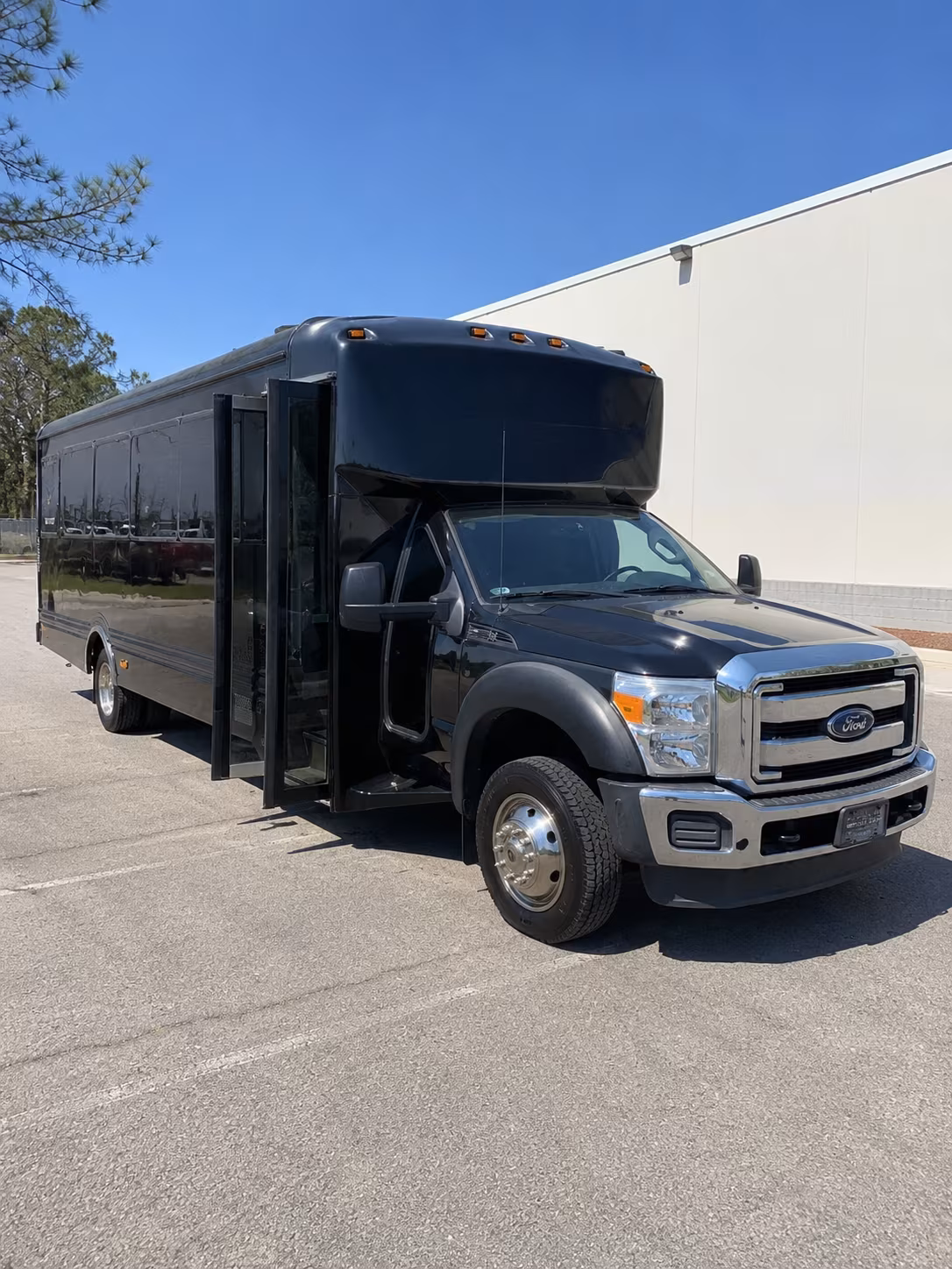 Lawrence Homecoming & Prom Party Bus Rentals