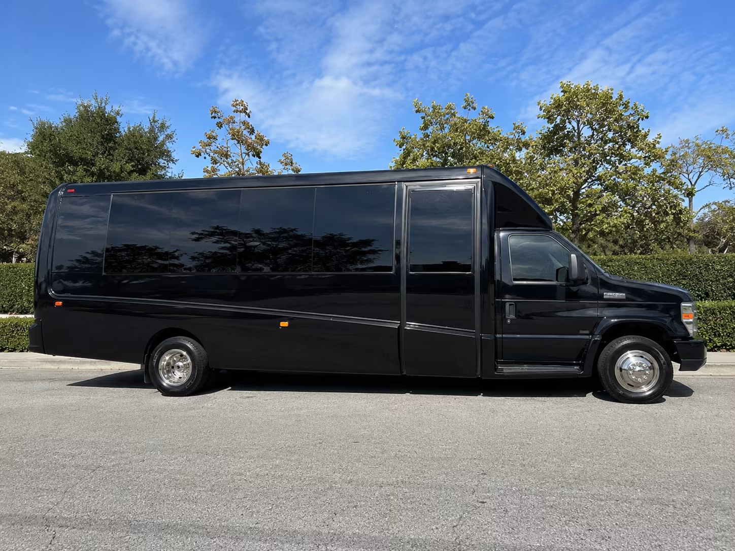 Topeka Wedding Transportation & Shuttle Service